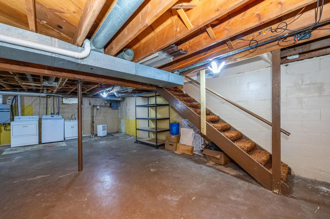 Photo of 2110 Commonwealth Road