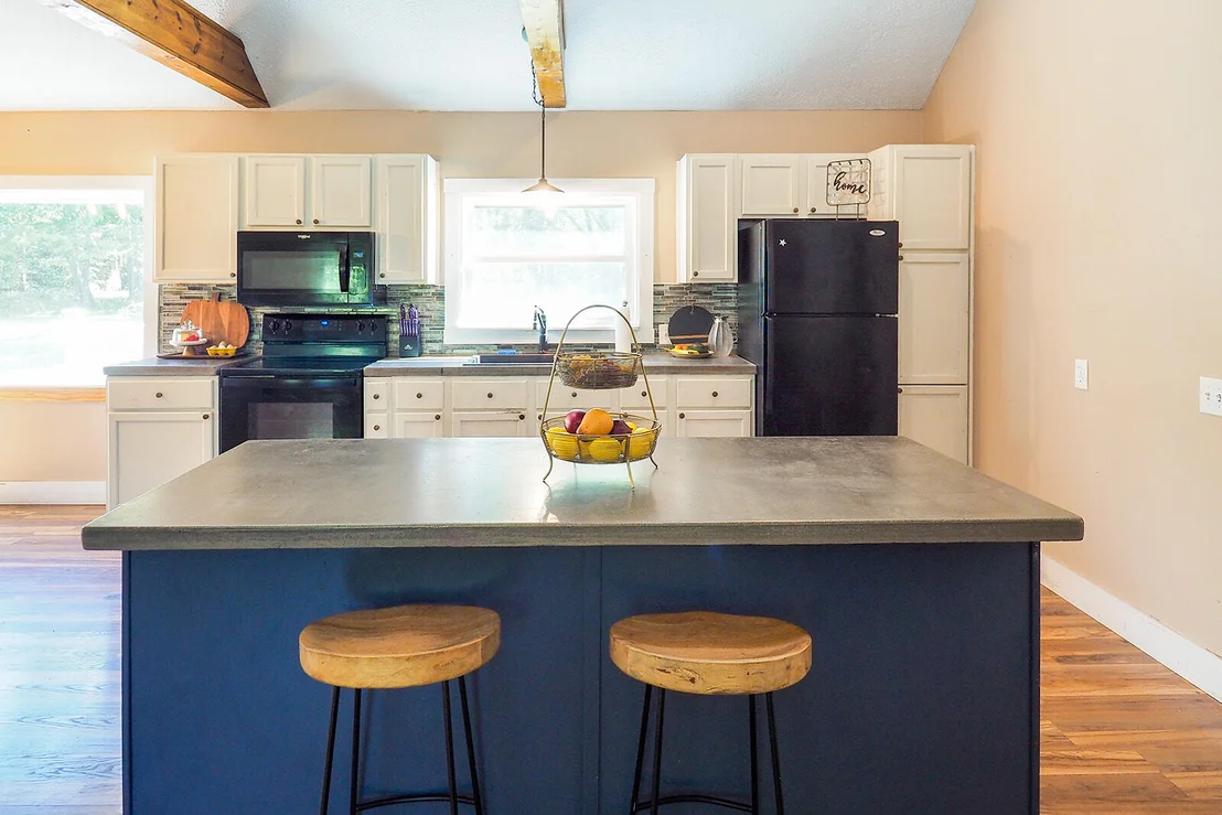 Photo of 557 W James Street