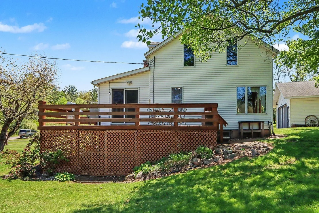 Photo of 588 River Road