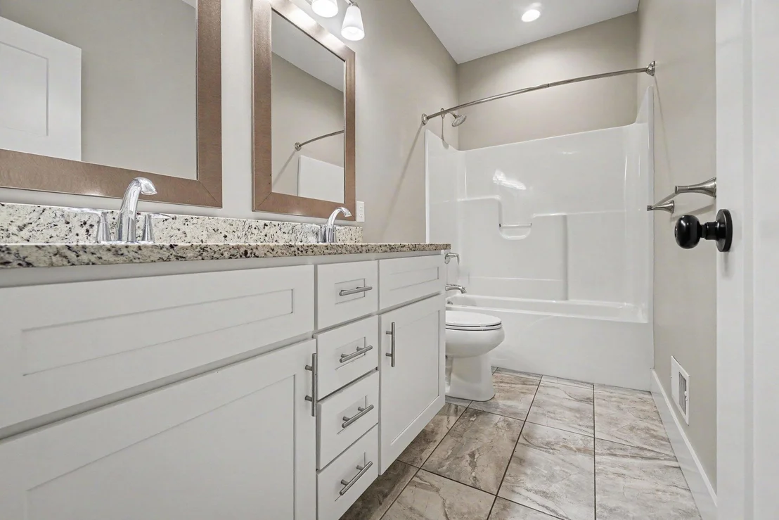 Photo of 42963 Mitchell Street