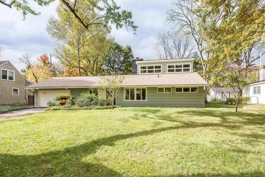 Photo of 1307 Beechwood Drive
