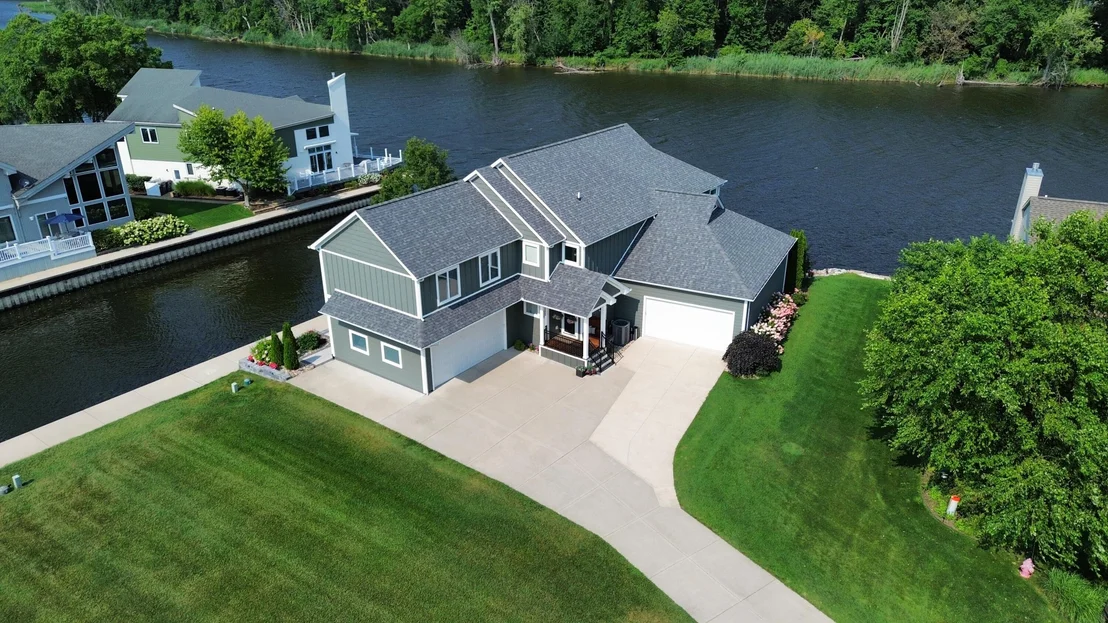 Photo of 2545 Bay Pointe Drive
