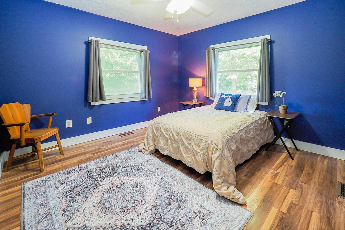 Photo of 557 W James Street