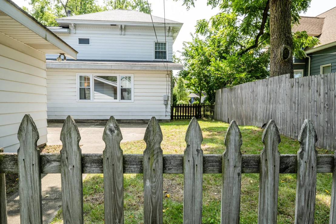 Photo of 547 Archer Avenue