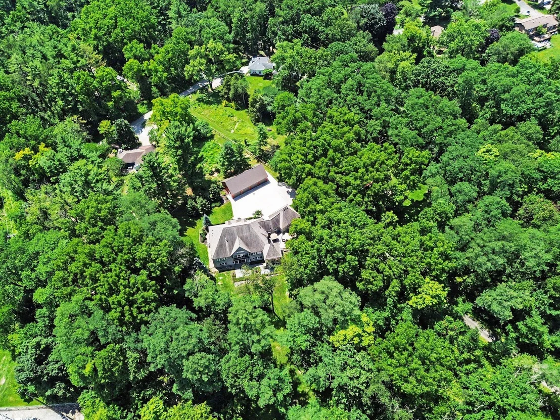 Photo of 1155 W Huron River Drive