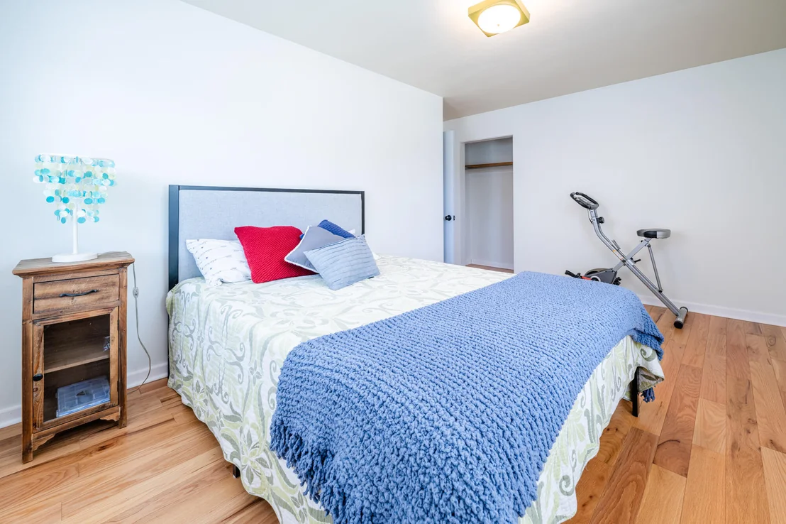 Photo of 547 Archer Avenue