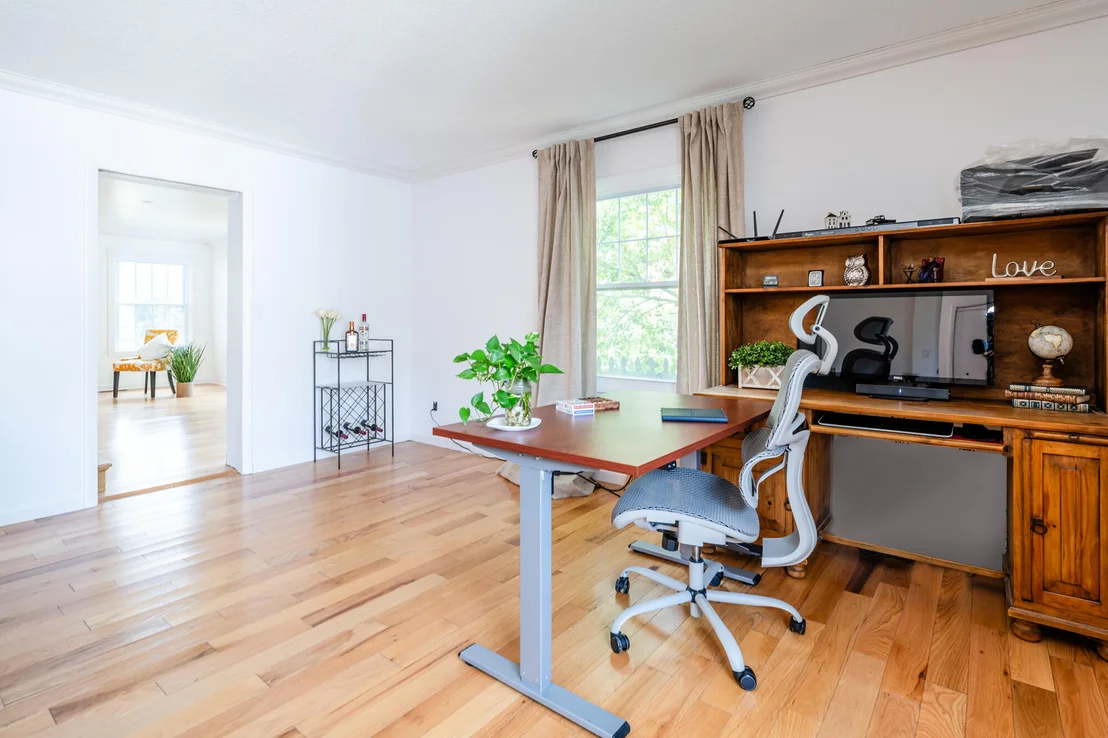 Photo of 547 Archer Avenue