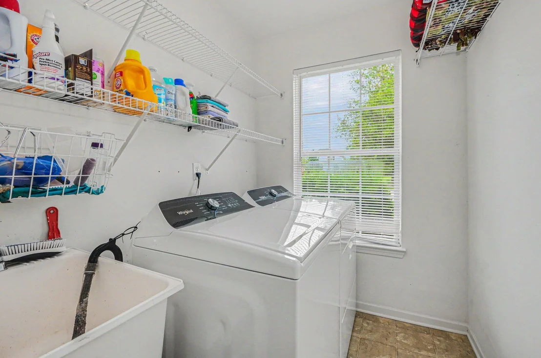 Photo of 6883 Maplelawn Drive