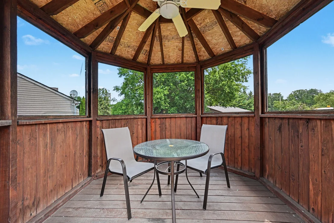 Photo of 6059 Mapleview Lane