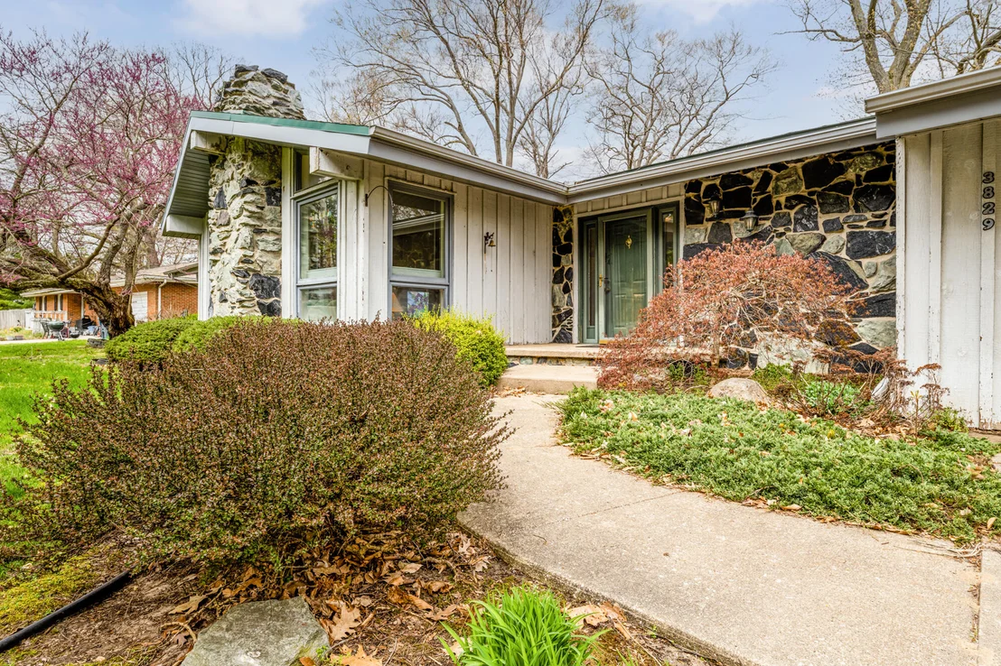 Photo of 3829 Tamarack Drive