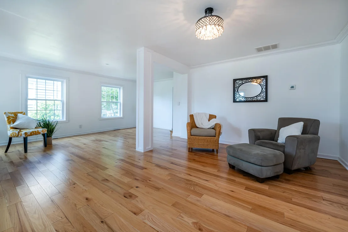 Photo of 547 Archer Avenue