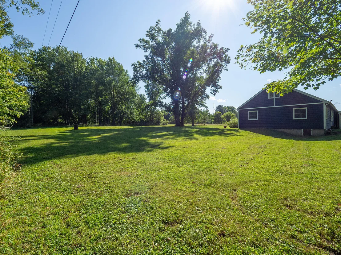 Photo of 557 W James Street