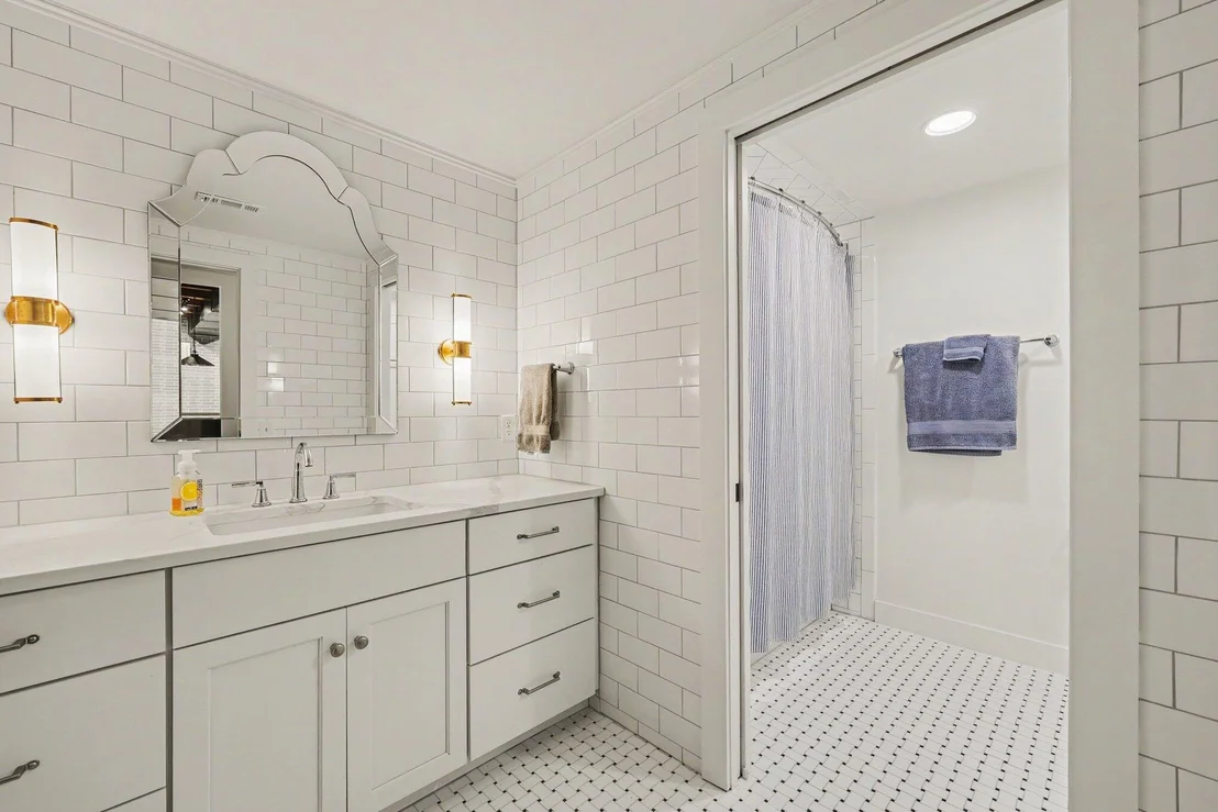 Photo of 1155 W Huron River Drive