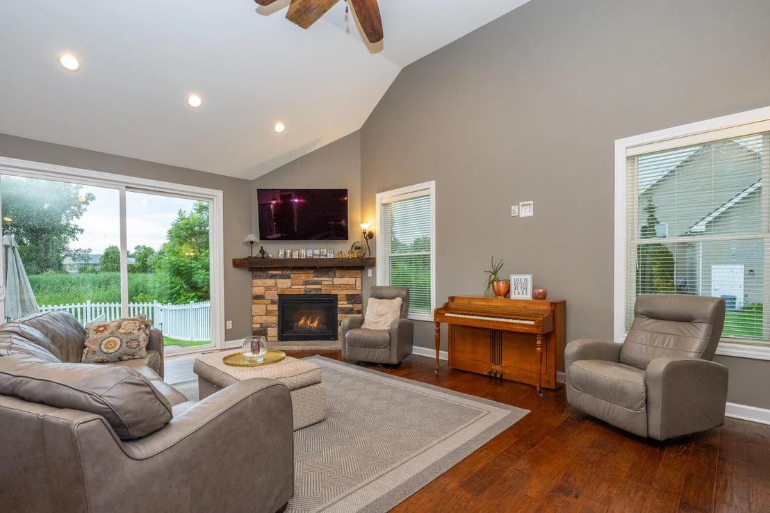 Photo of 2400 Bay Pointe Drive