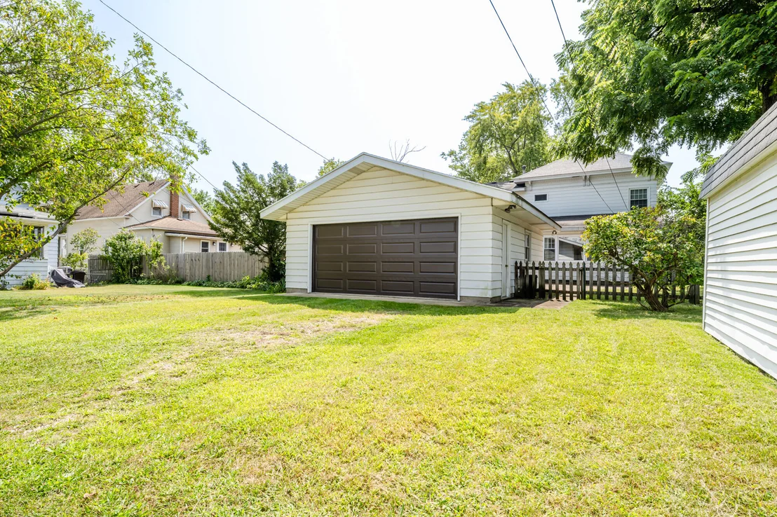 Photo of 547 Archer Avenue