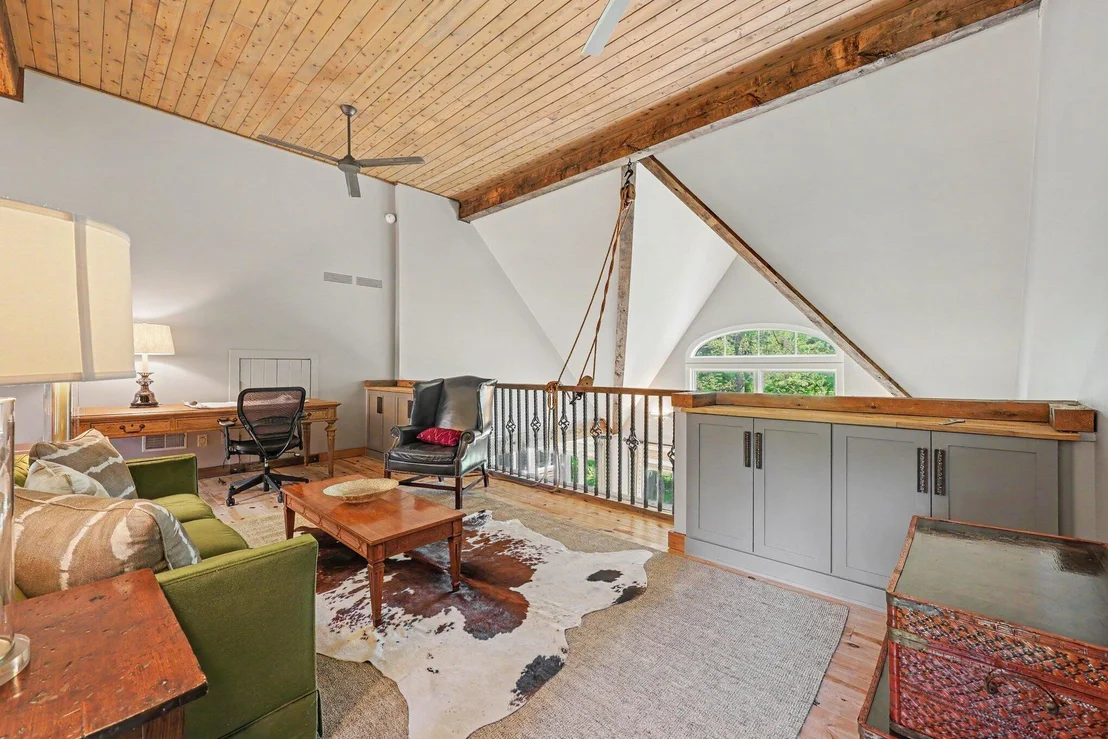 Photo of 1155 W Huron River Drive
