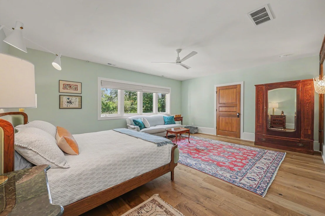 Photo of 1155 W Huron River Drive