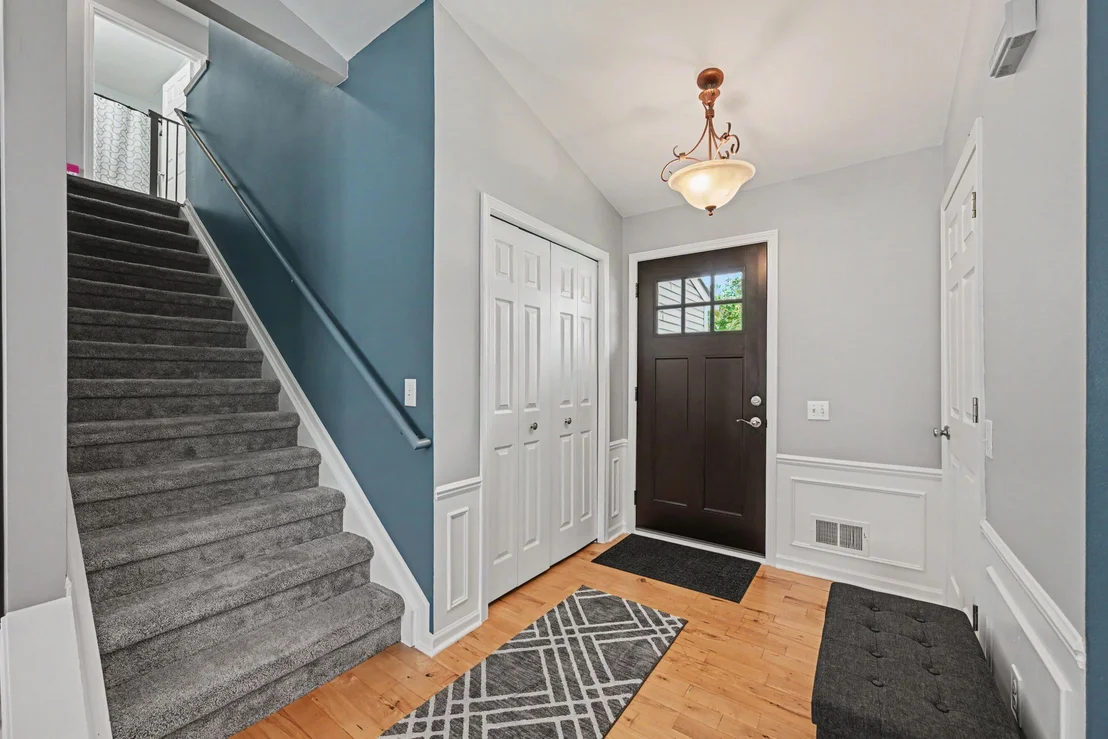 Photo of 6059 Mapleview Lane