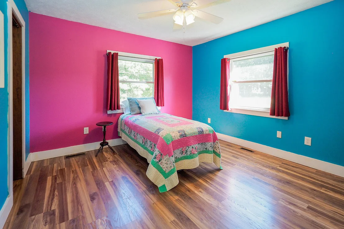 Photo of 557 W James Street