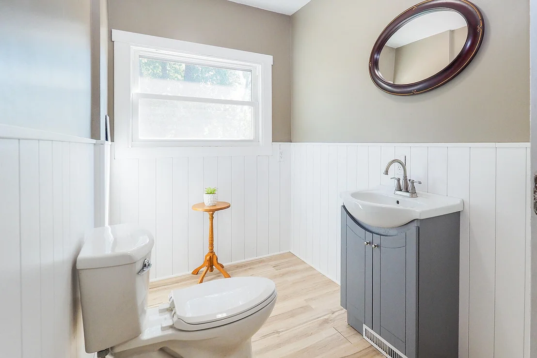Photo of 557 W James Street