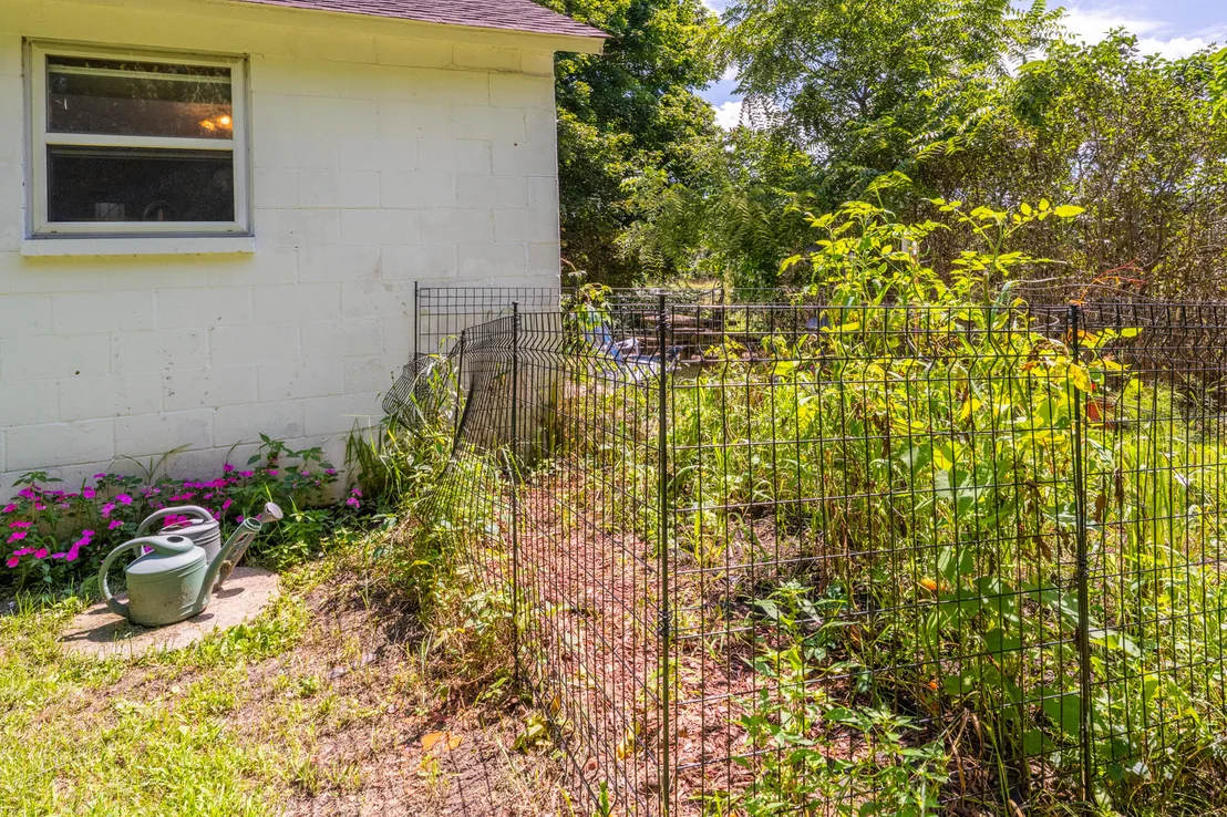 Photo of 8890 Territorial Road