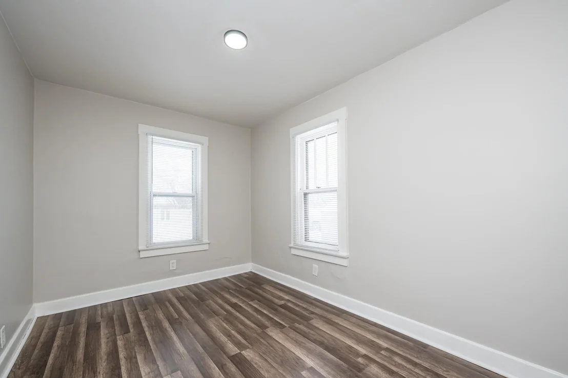 Photo of 1216 Broadway
