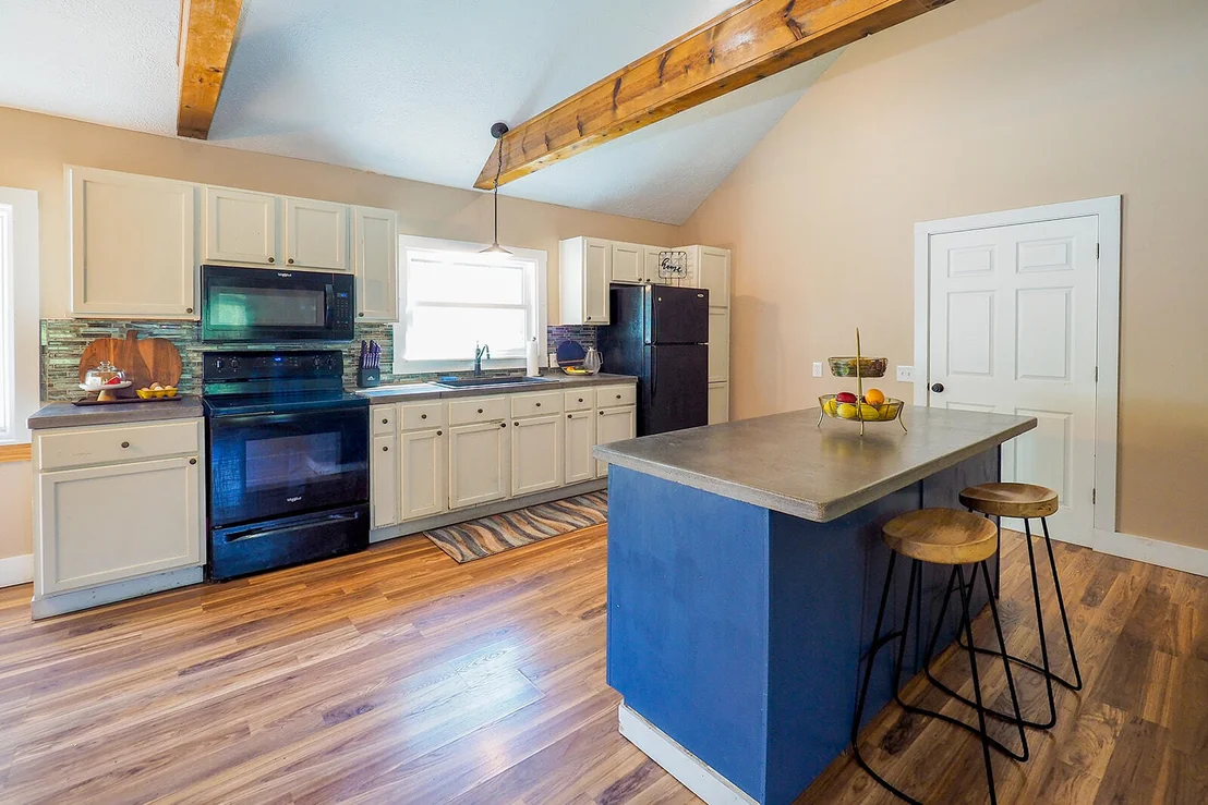 Photo of 557 W James Street