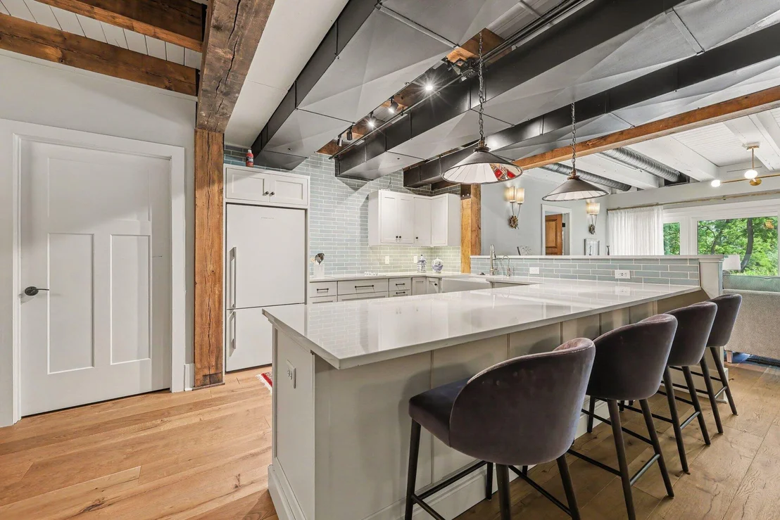 Photo of 1155 W Huron River Drive