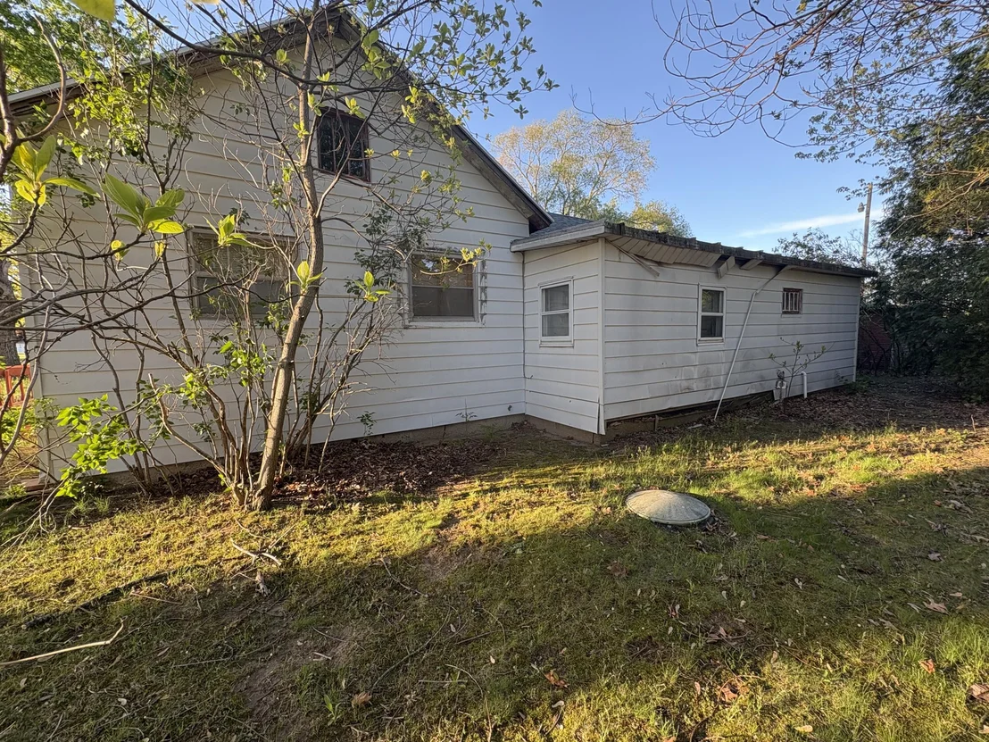 Photo of 3741 Riverside Rd