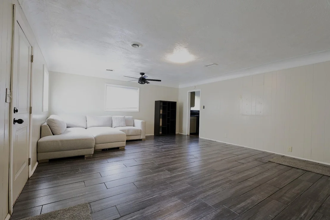 Photo of 890 Dons Drive