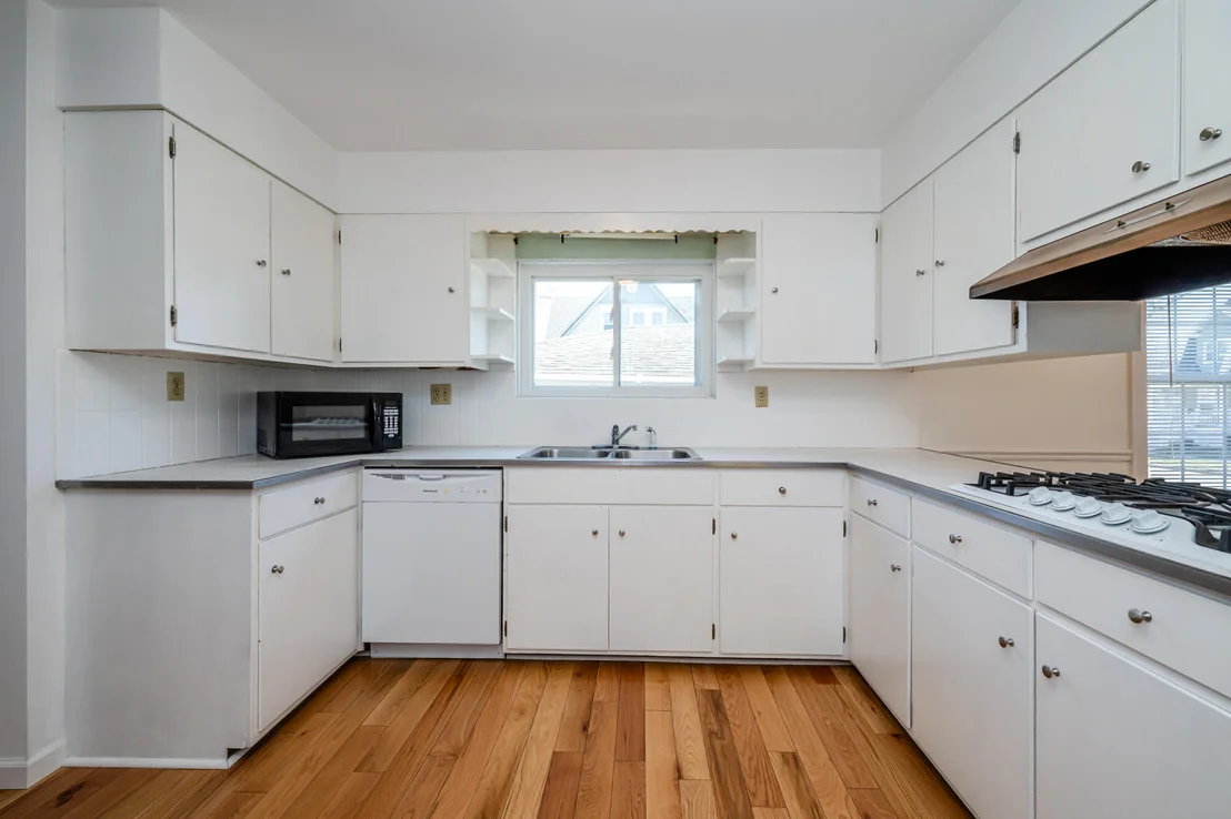 Photo of 547 Archer Avenue