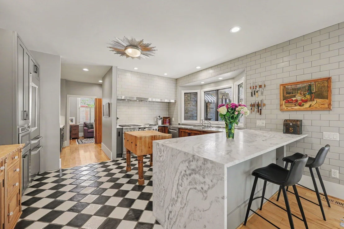 Photo of 1155 W Huron River Drive
