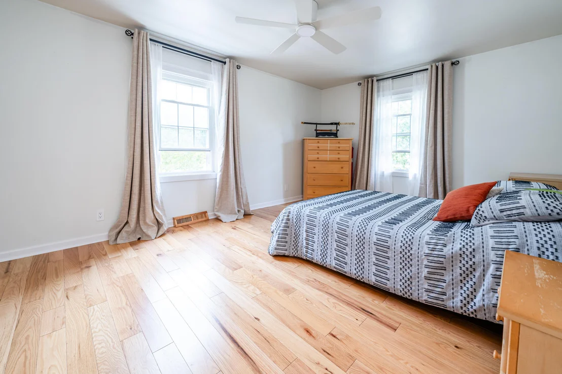 Photo of 547 Archer Avenue