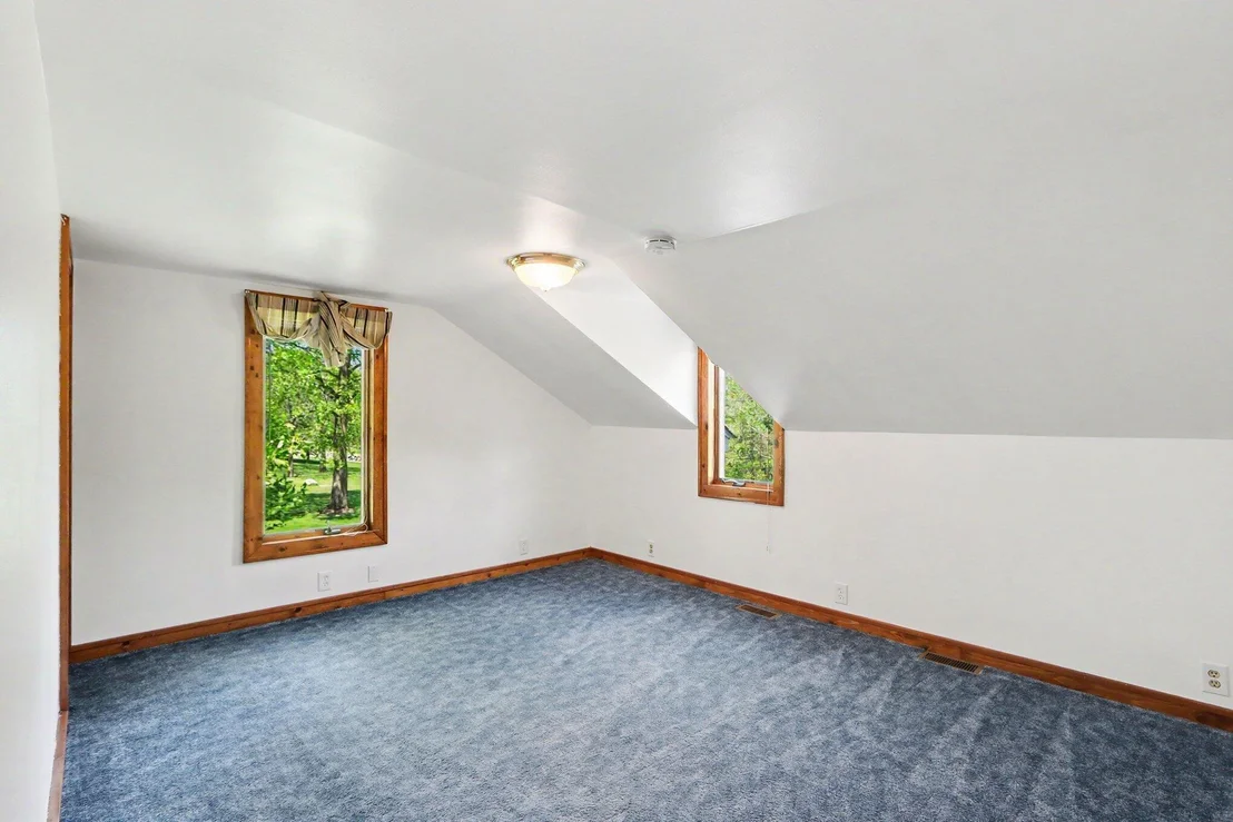 Photo of 588 River Road