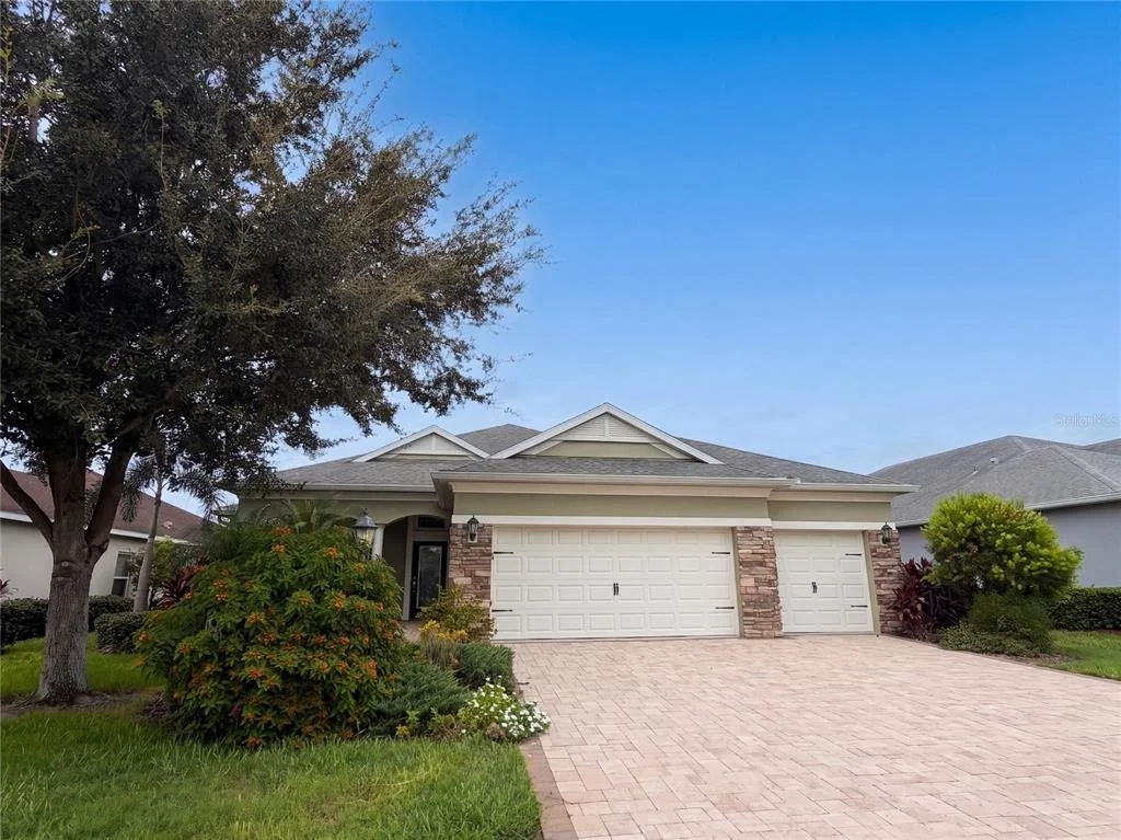 Photo of 1121 THORNBURY DRIVE