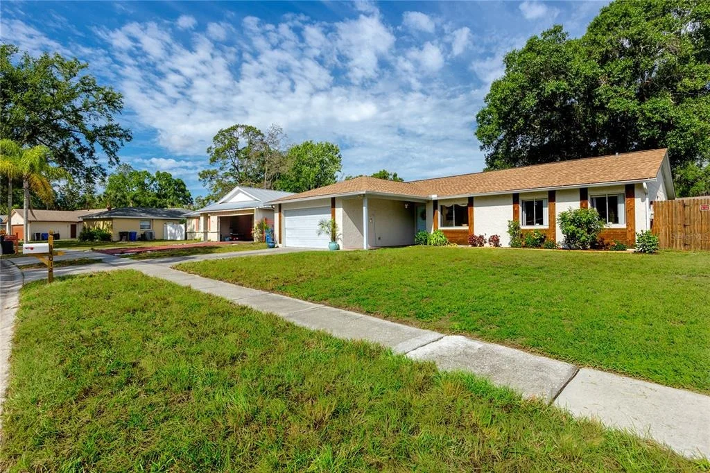 Photo of 14012 CASCADE LANE