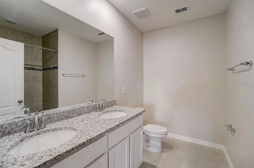 Photo of 589 BROADOAK DRIVE