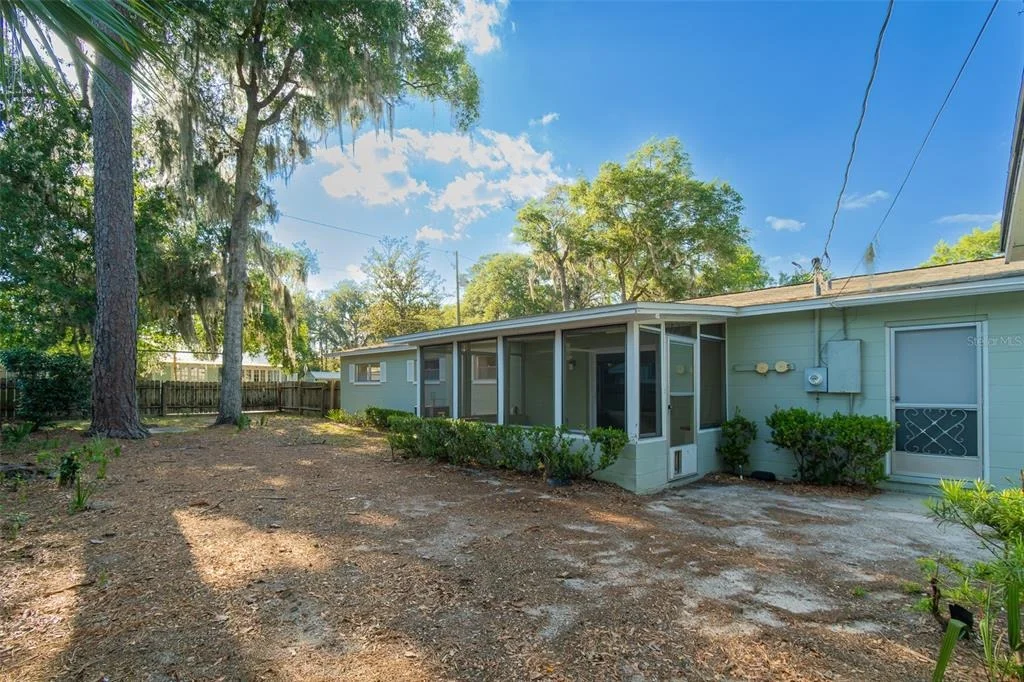 Photo of 703 NE 6TH PLACE