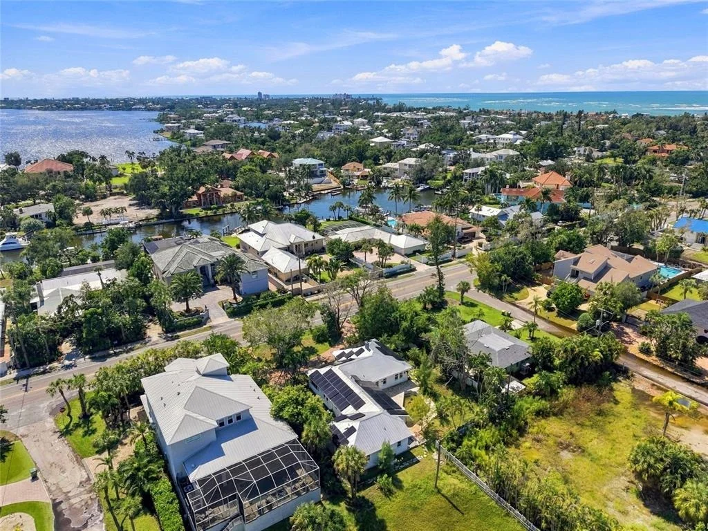 Photo of 617 SIESTA DRIVE