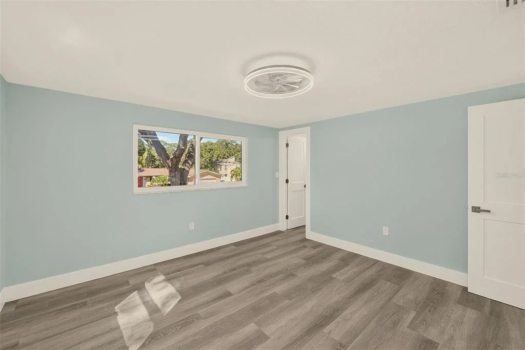 Photo of 1595 OAK LANE