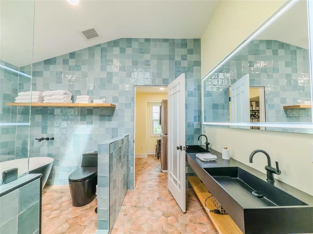 Photo of 4946 HALIFAX DRIVE