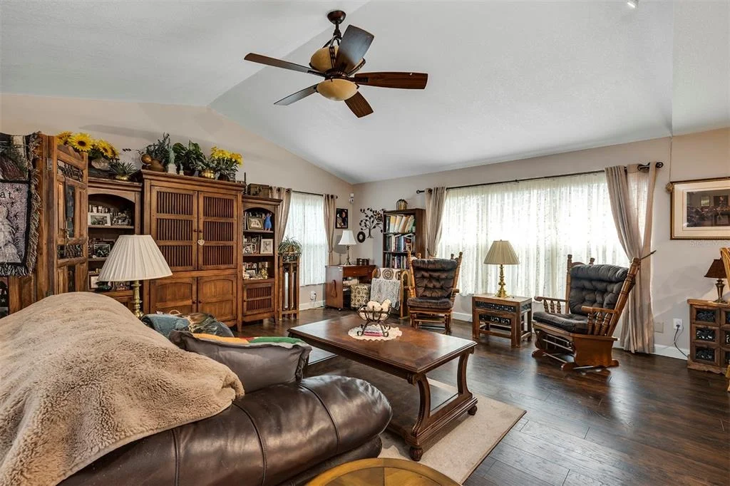 Photo of 406 STERLING LAKE DR