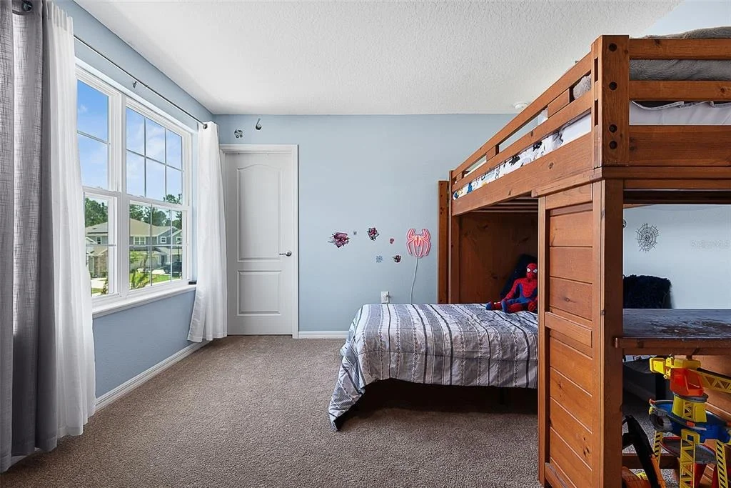Photo of 123 OAKLEAF WAY