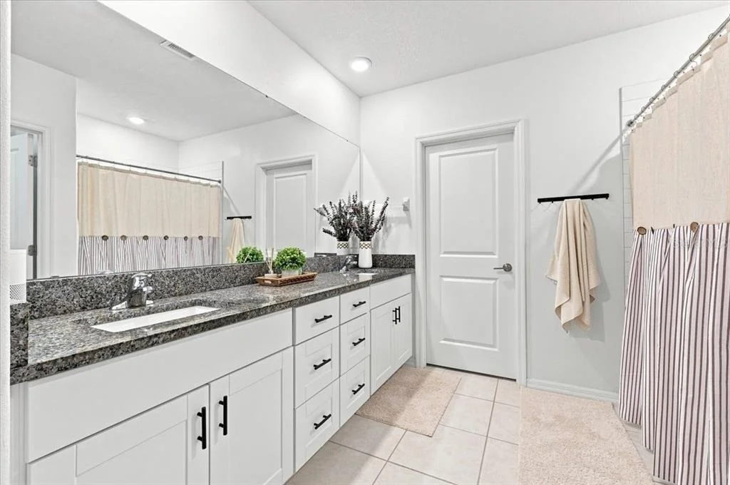 Photo of 1736 RED LOOP