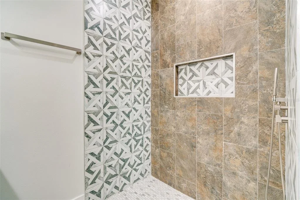 Photo of 384 BAYTREE DRIVE