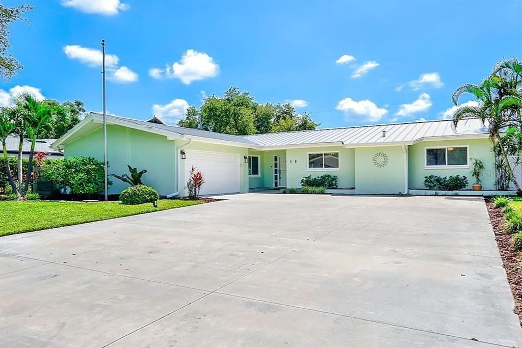 Photo of 809 JACARANDA DRIVE