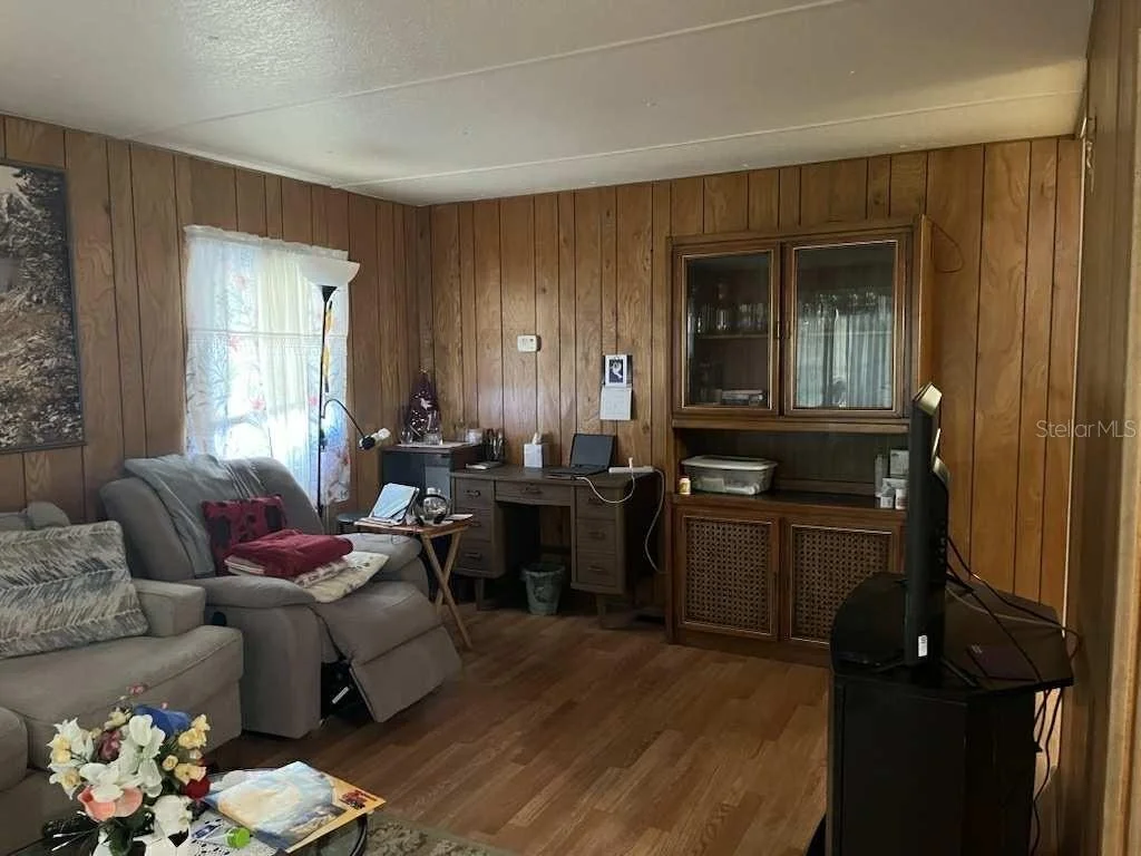 Photo of 2044 HOYLE DRIVE