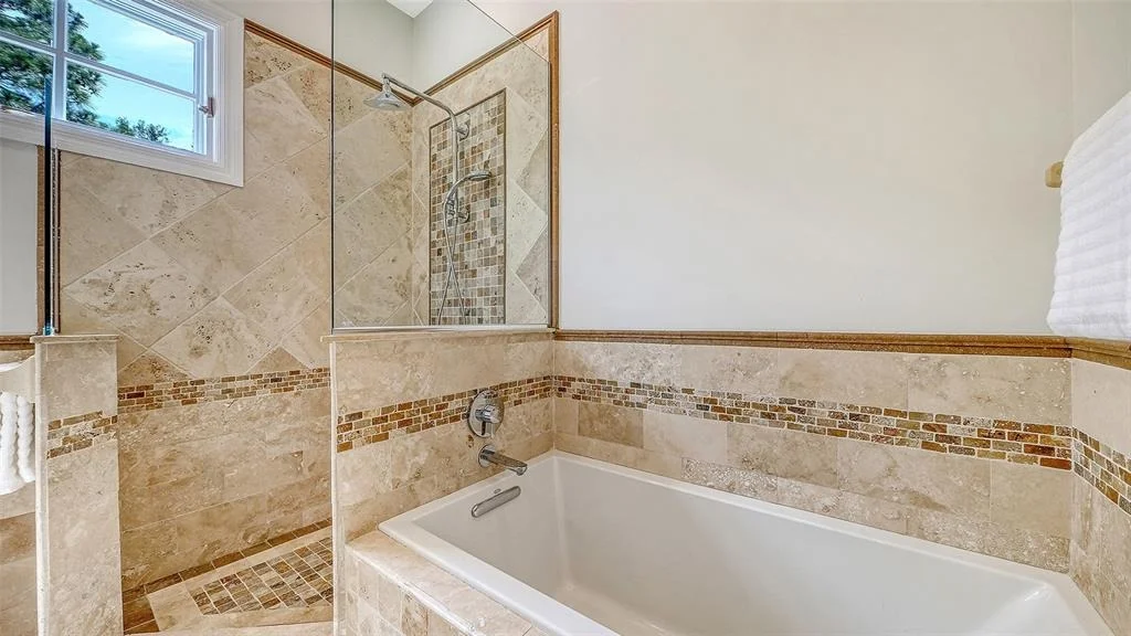 Photo of 916 MACEWEN DRIVE
