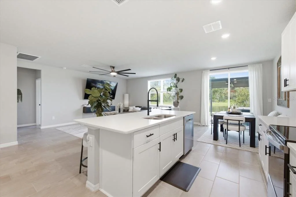 Photo of 10119 DAYBREAK GLEN