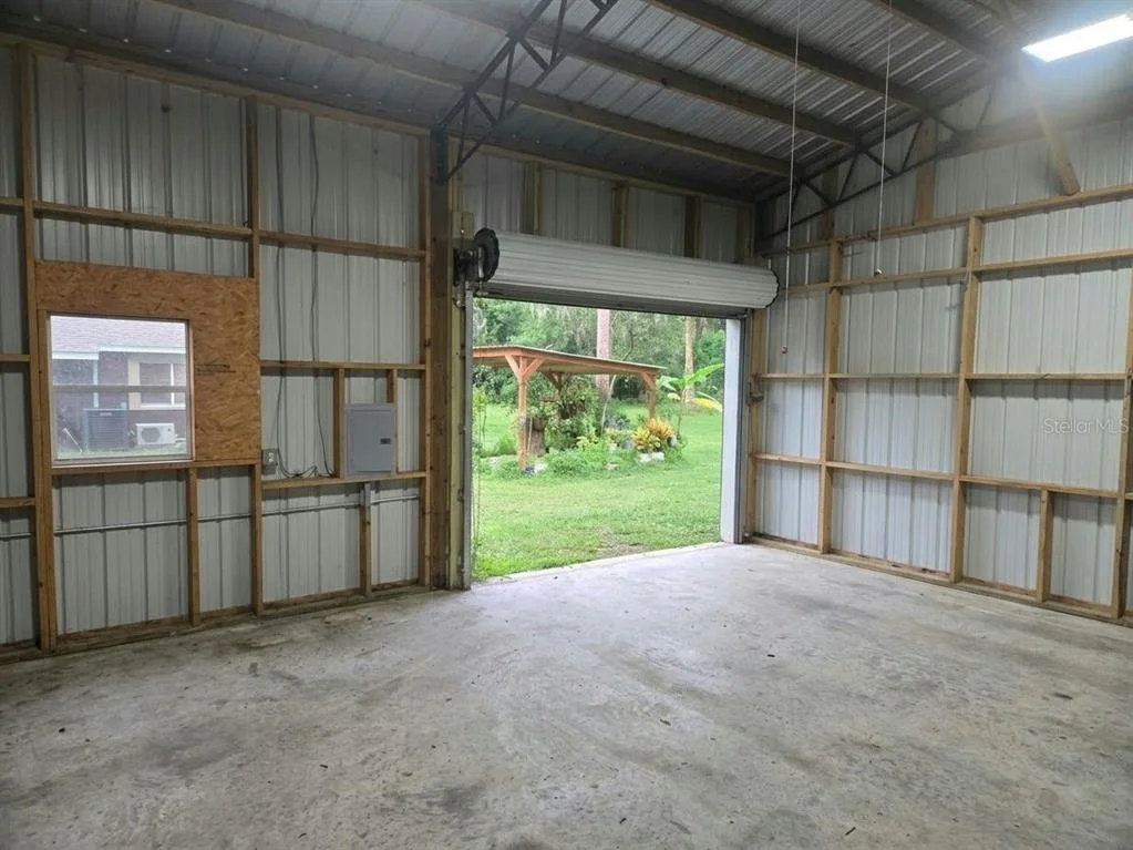 Photo of 7182 GRIFFIN ROAD
